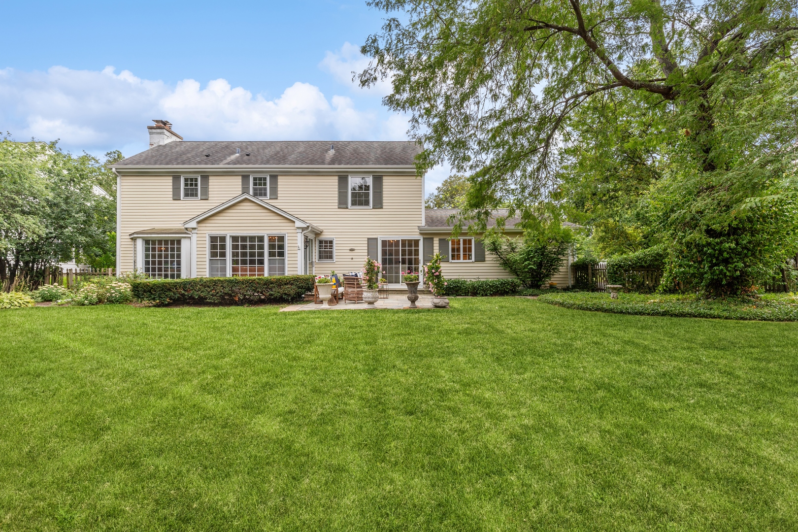 1222 W Deerpath Road