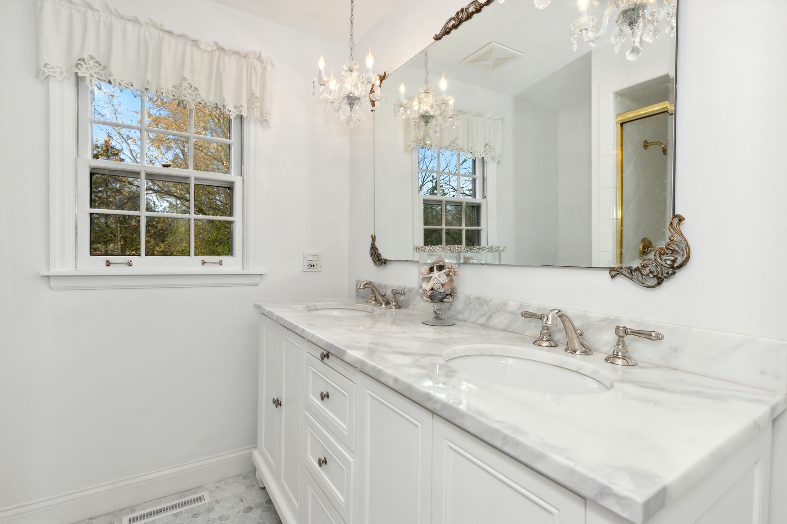 1222 W Deerpath Road