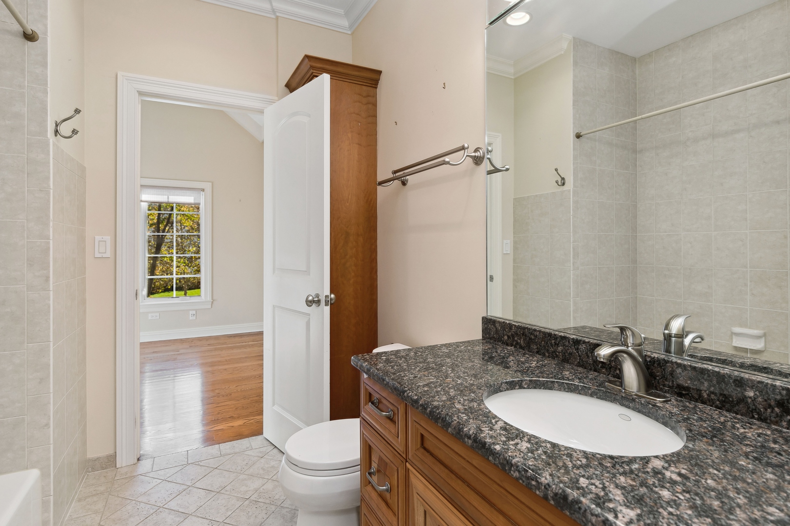 344 E Scranton Avenue