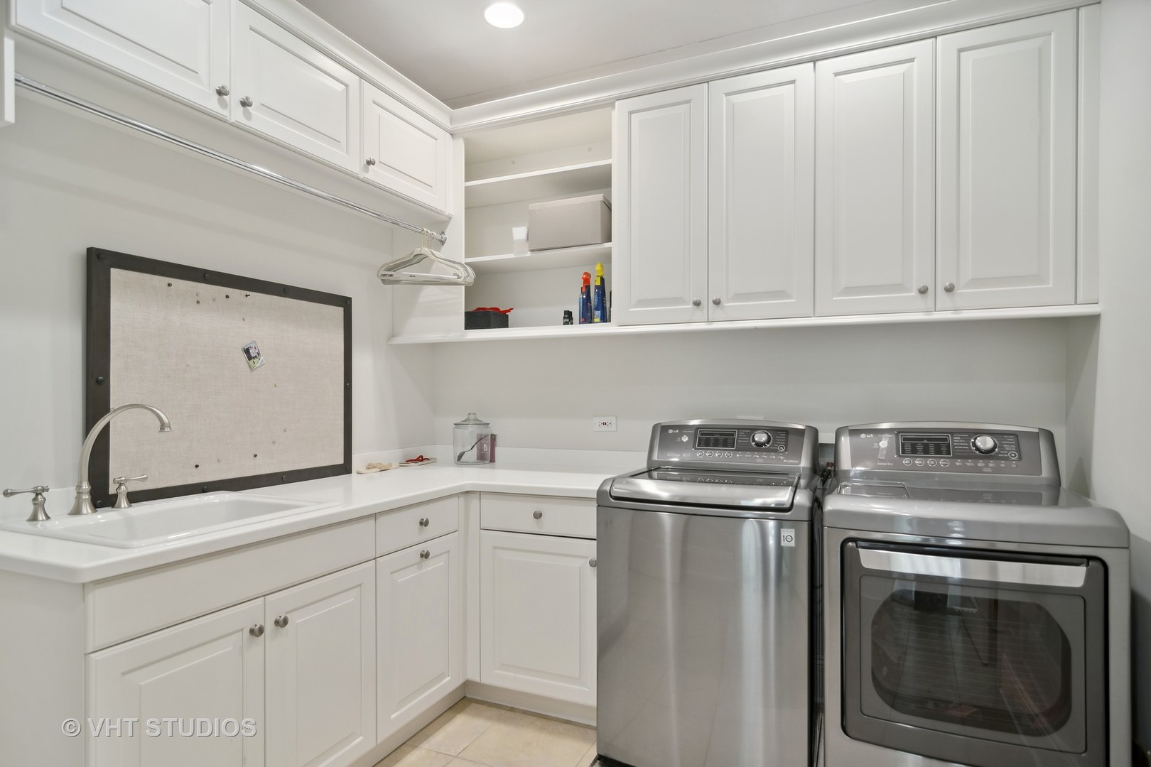 20596 W High Ridge Drive