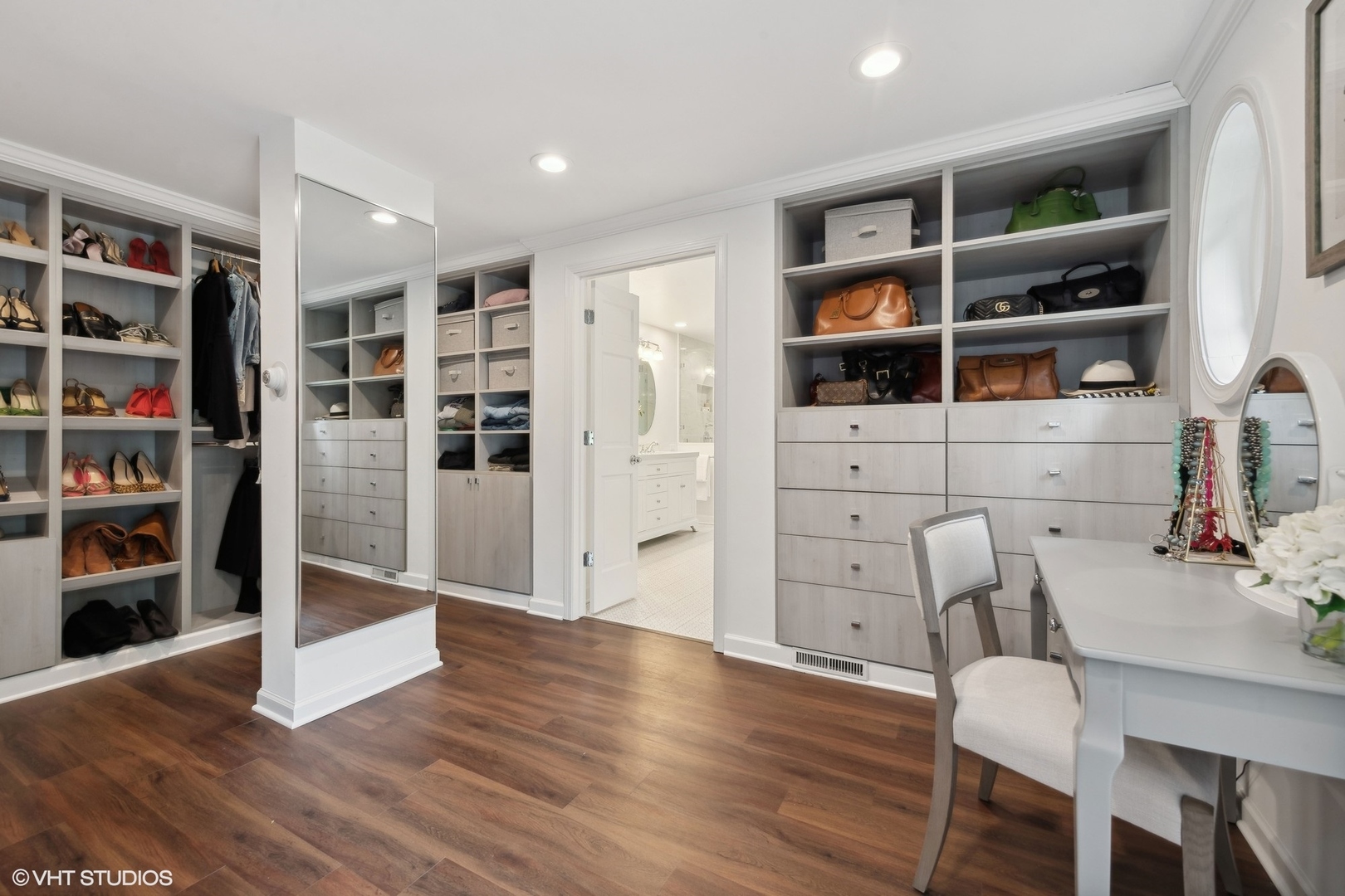 1351 N Green Bay Road