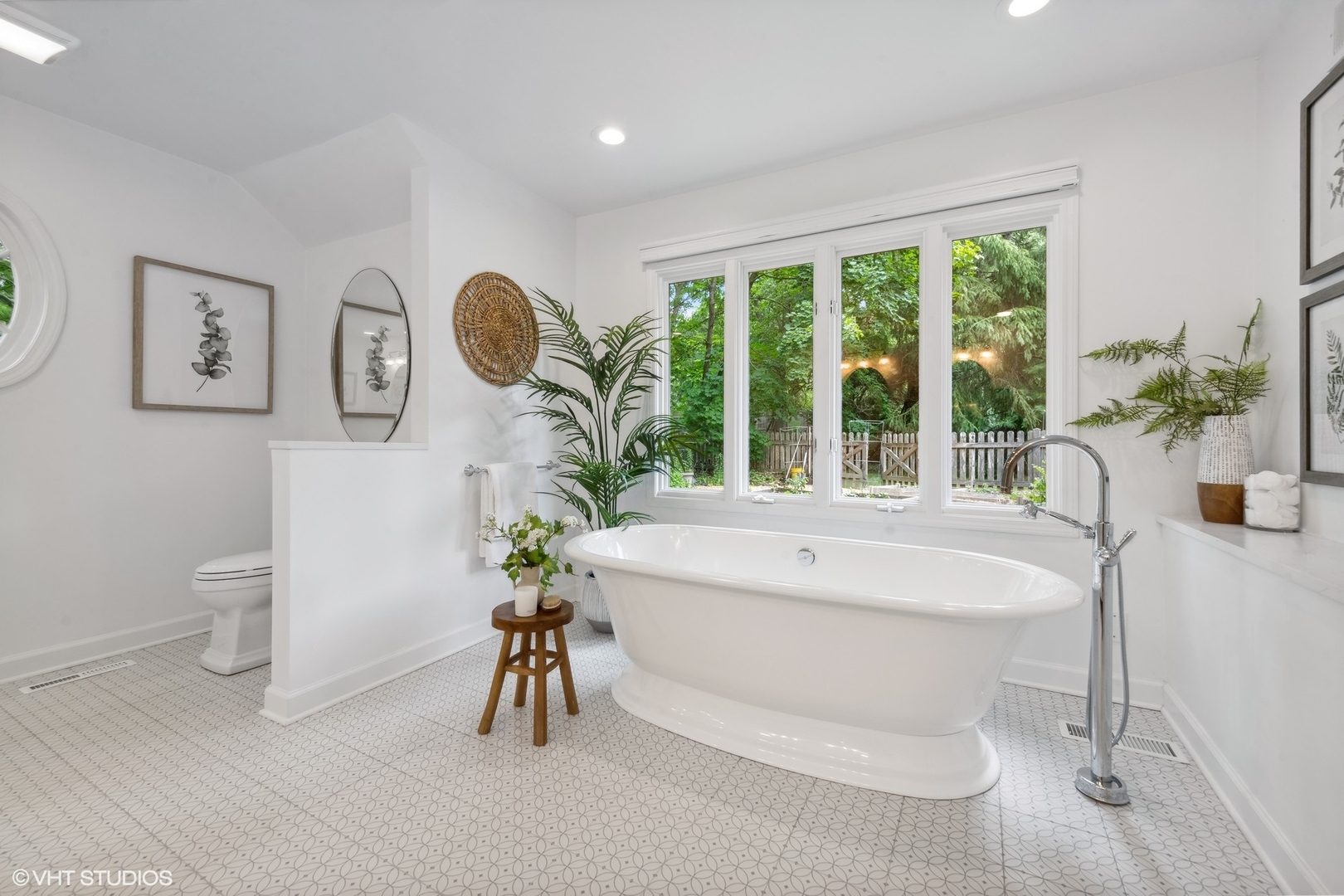 1351 N Green Bay Road