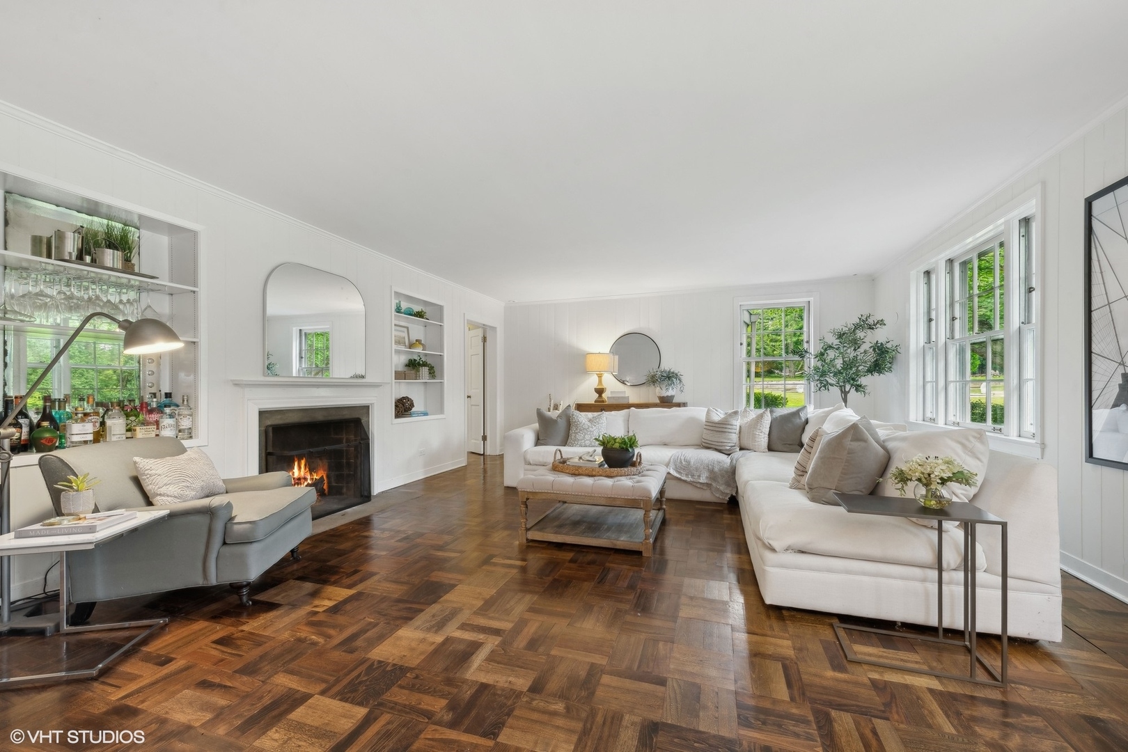 1351 N Green Bay Road