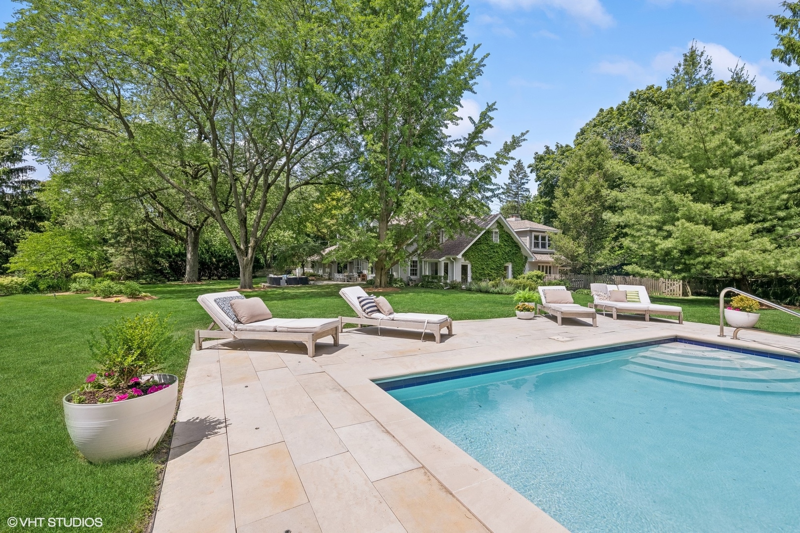 1351 N Green Bay Road