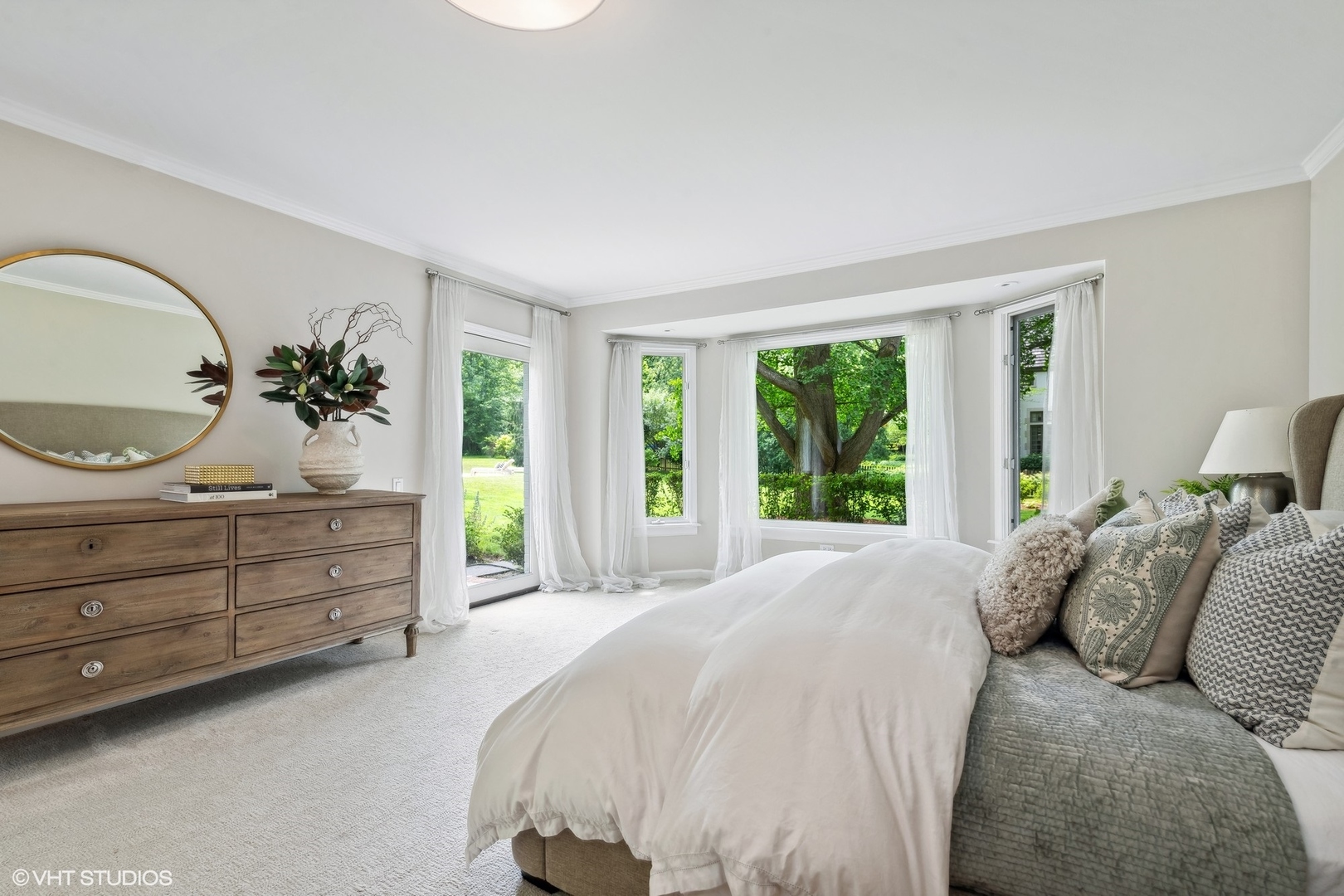 1351 N Green Bay Road