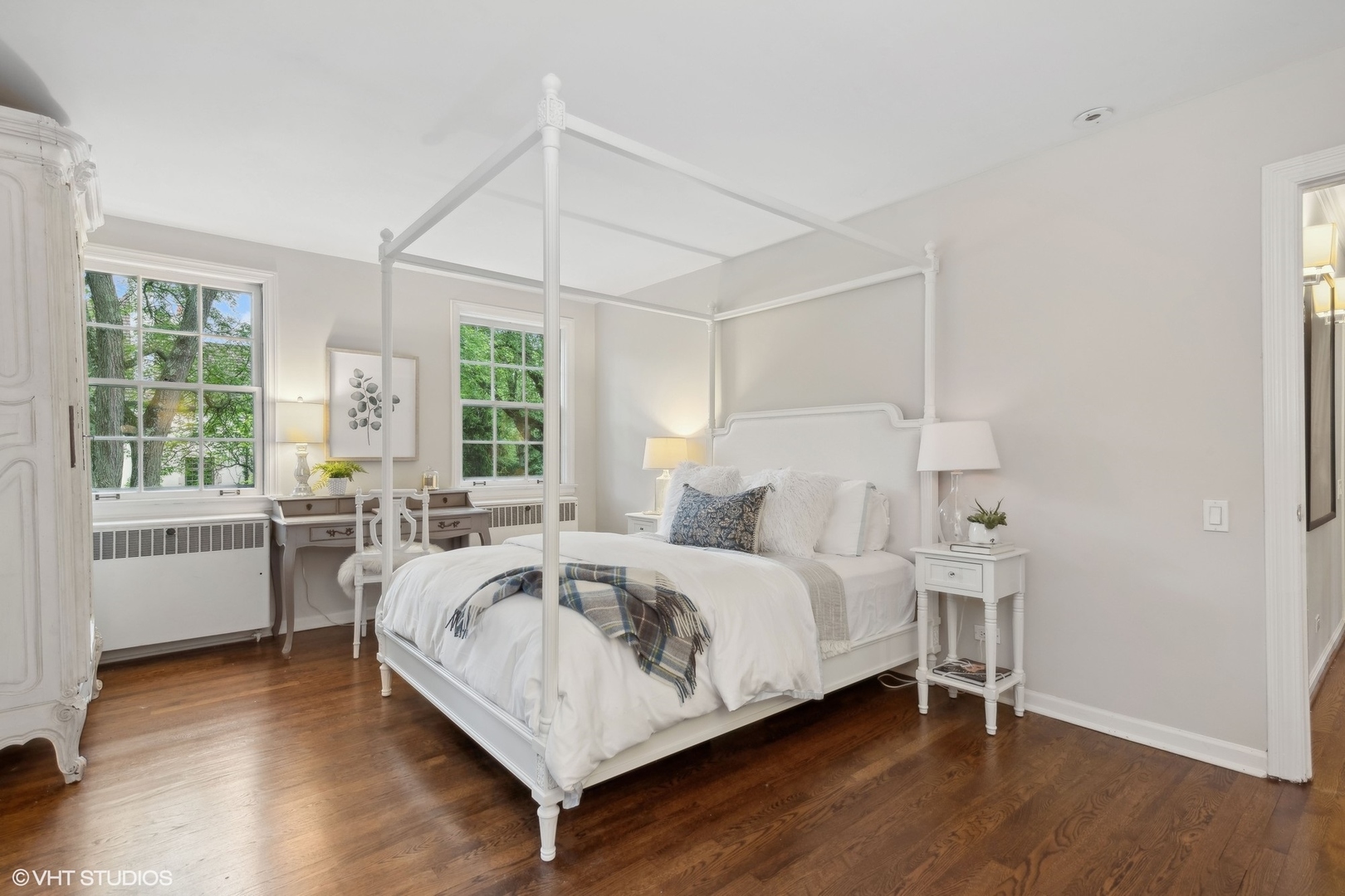 1351 N Green Bay Road