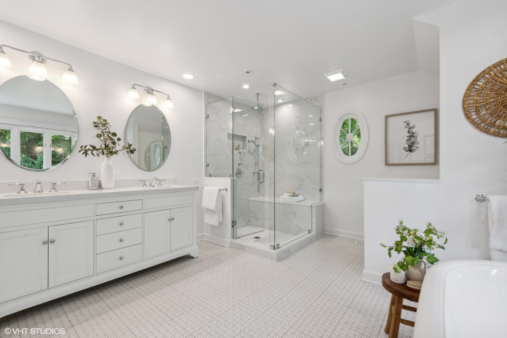 1351 N Green Bay Road