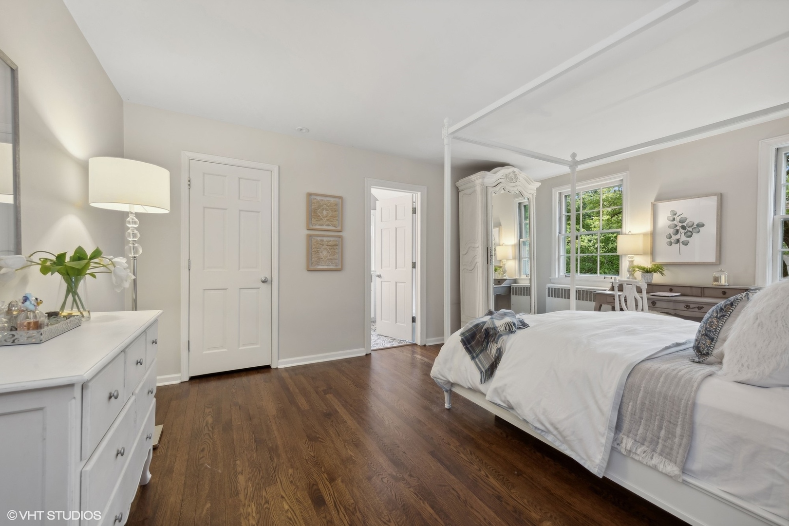 1351 N Green Bay Road