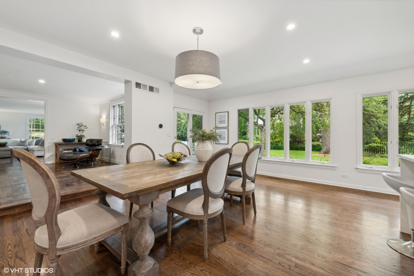 1351 N Green Bay Road