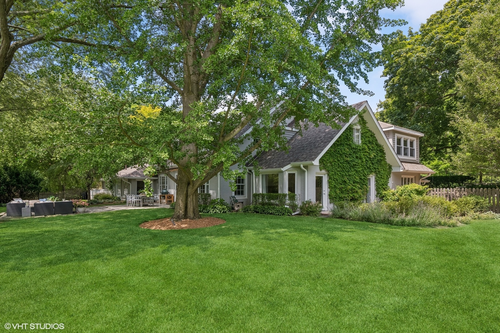 1351 N Green Bay Road