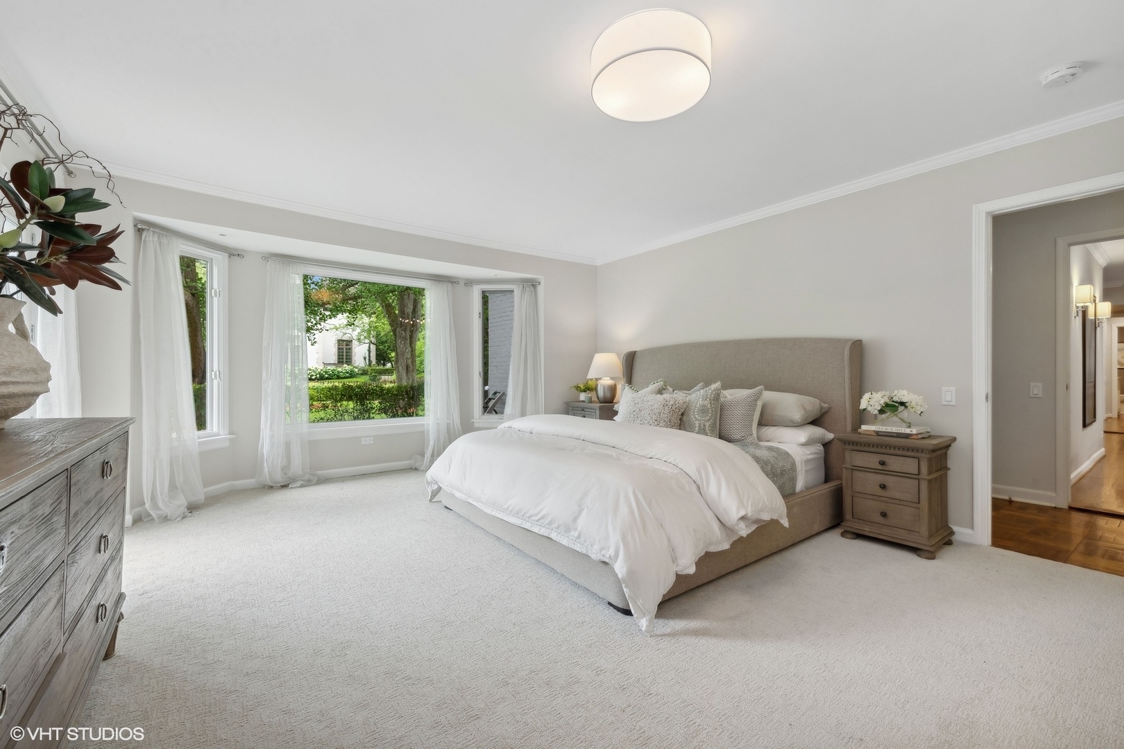 1351 N Green Bay Road