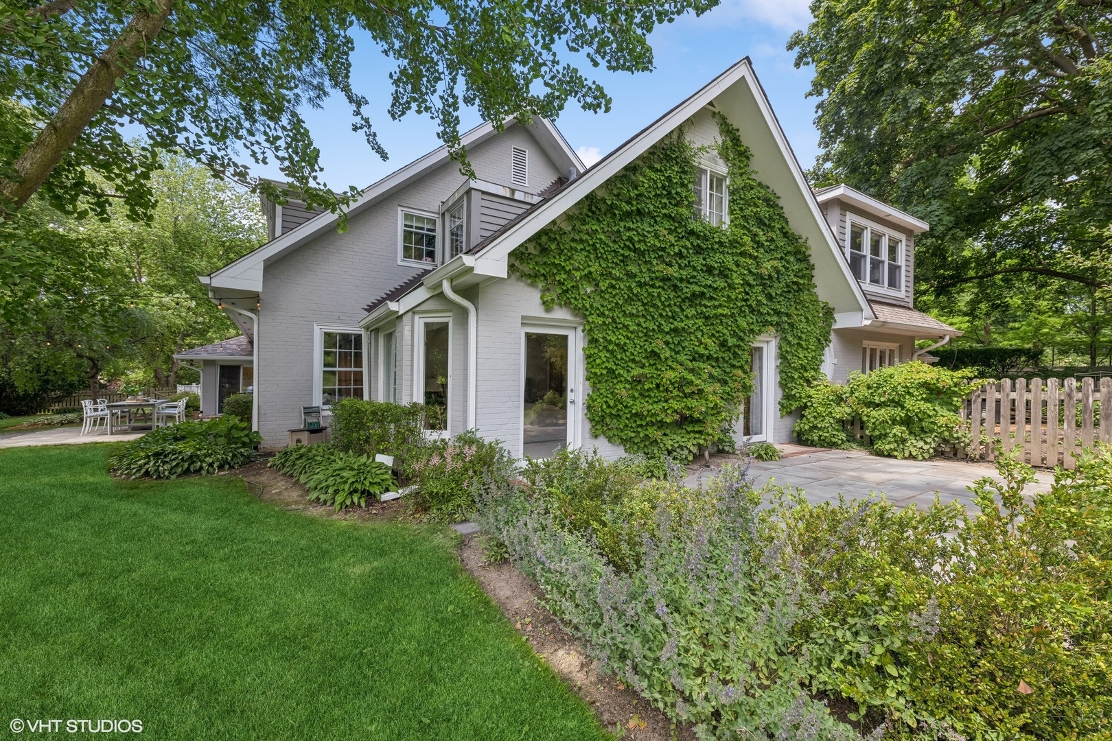 1351 N Green Bay Road