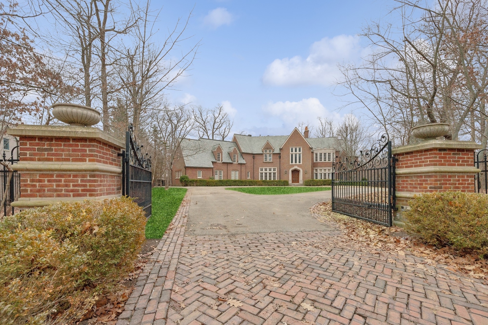 1085 E Ringwood Road S