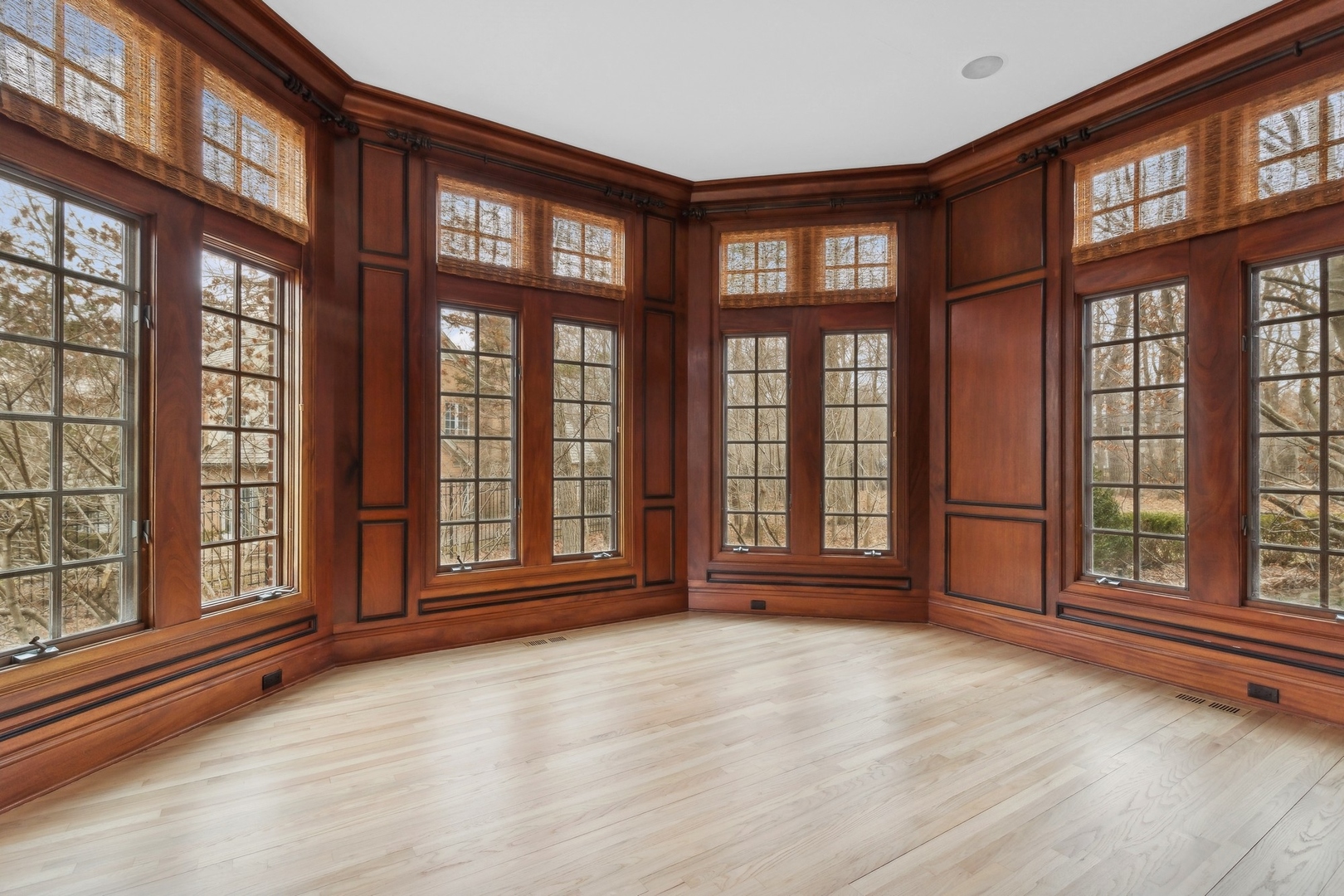 1085 E Ringwood Road S