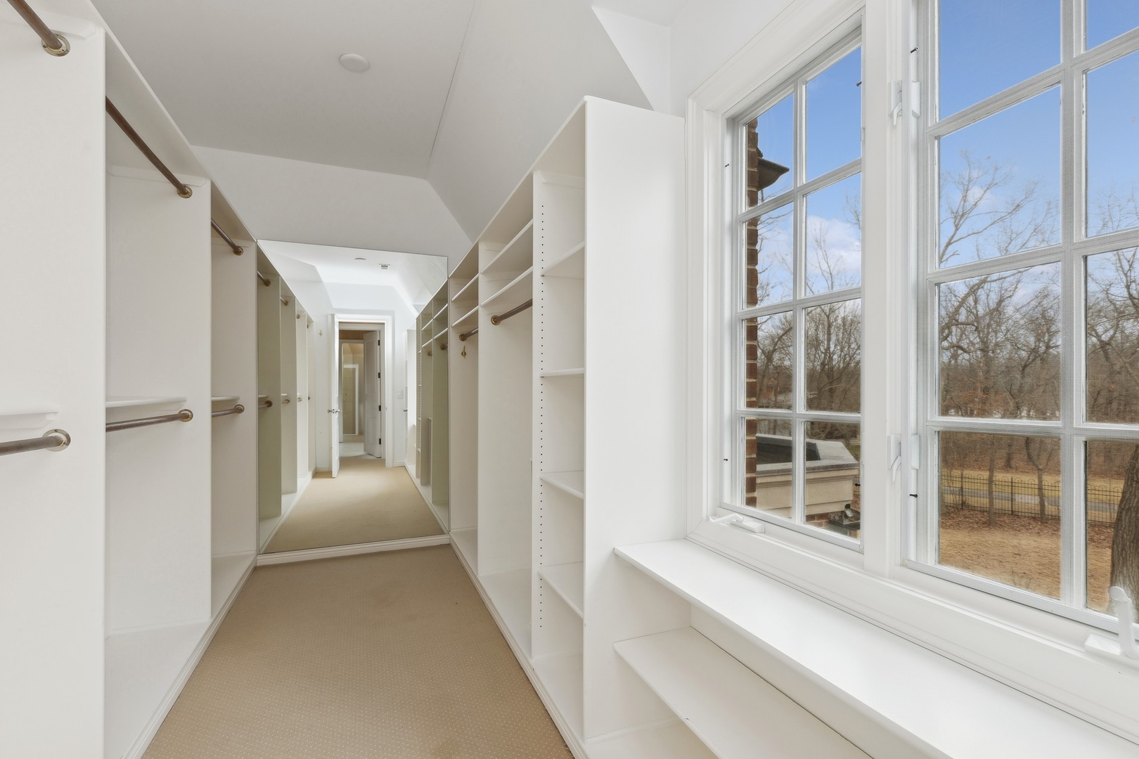 1085 E Ringwood Road S