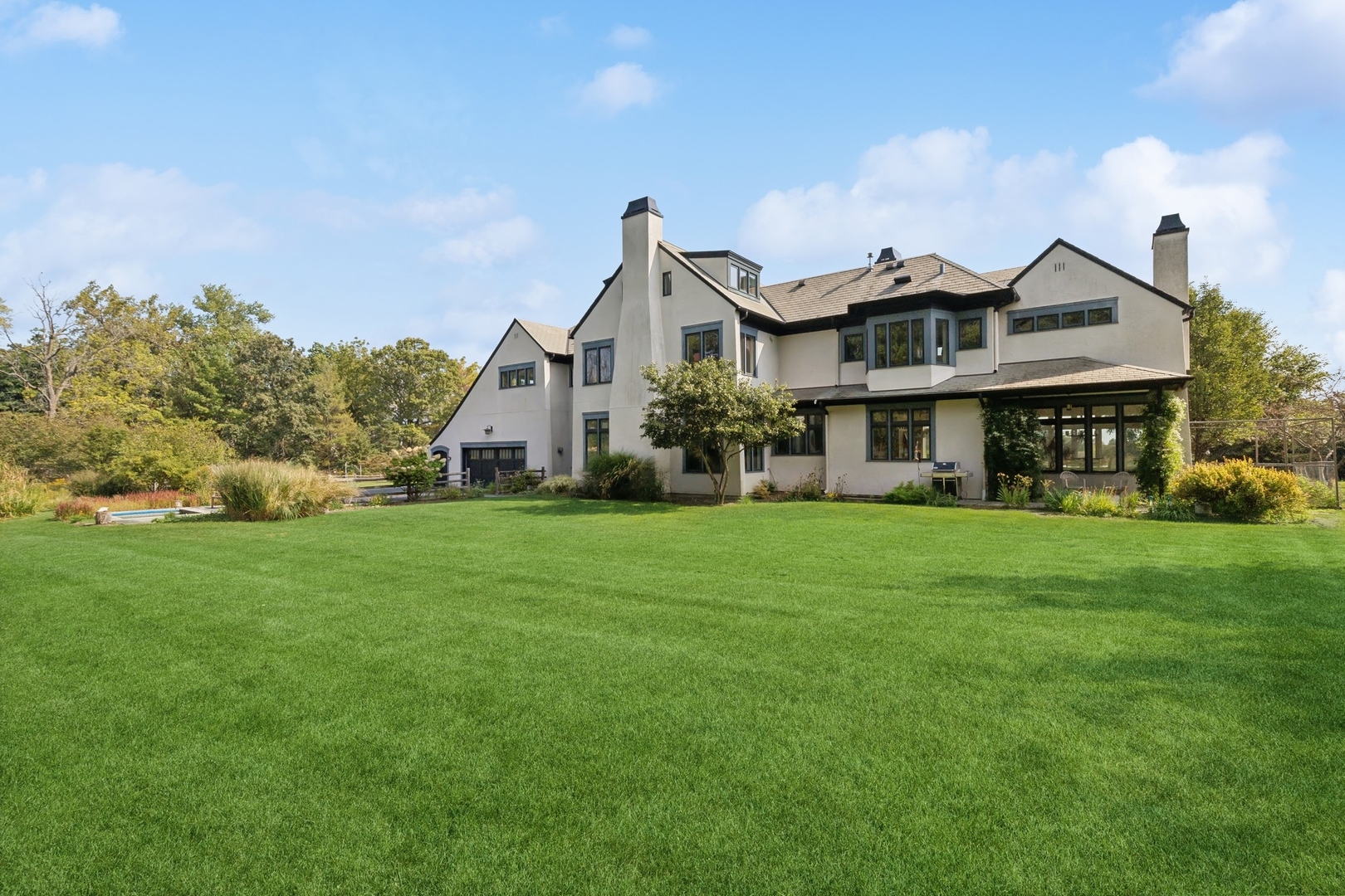 300 E Blodgett Avenue