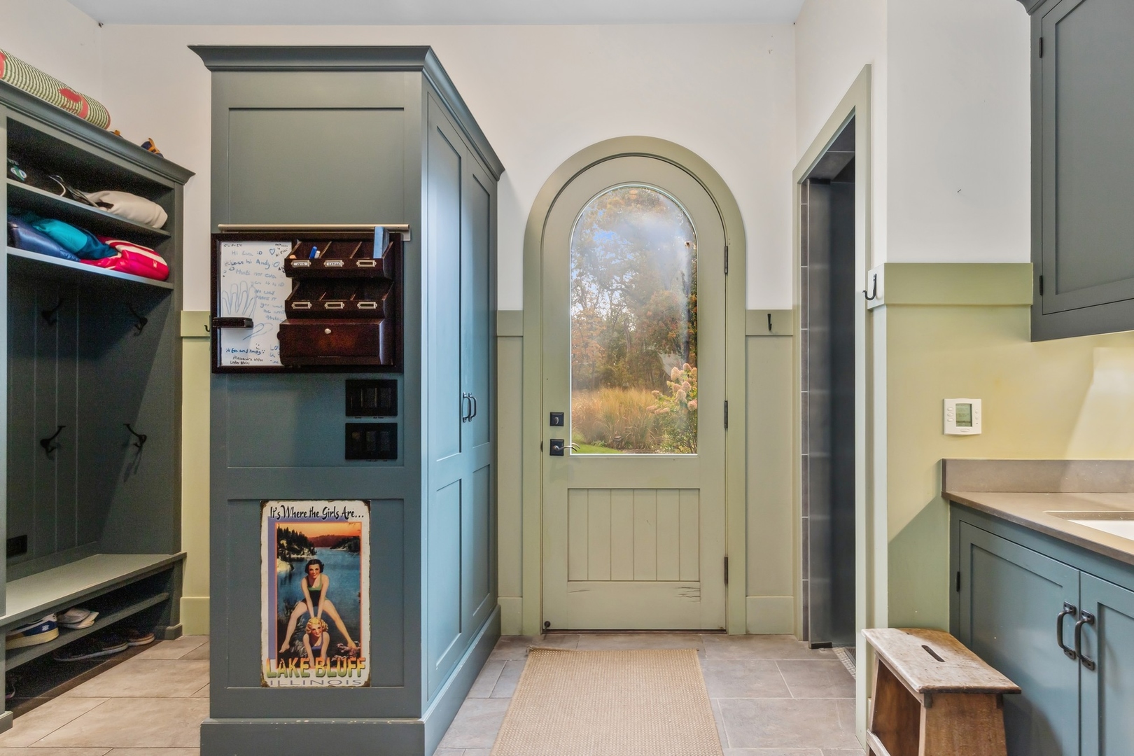 300 E Blodgett Avenue