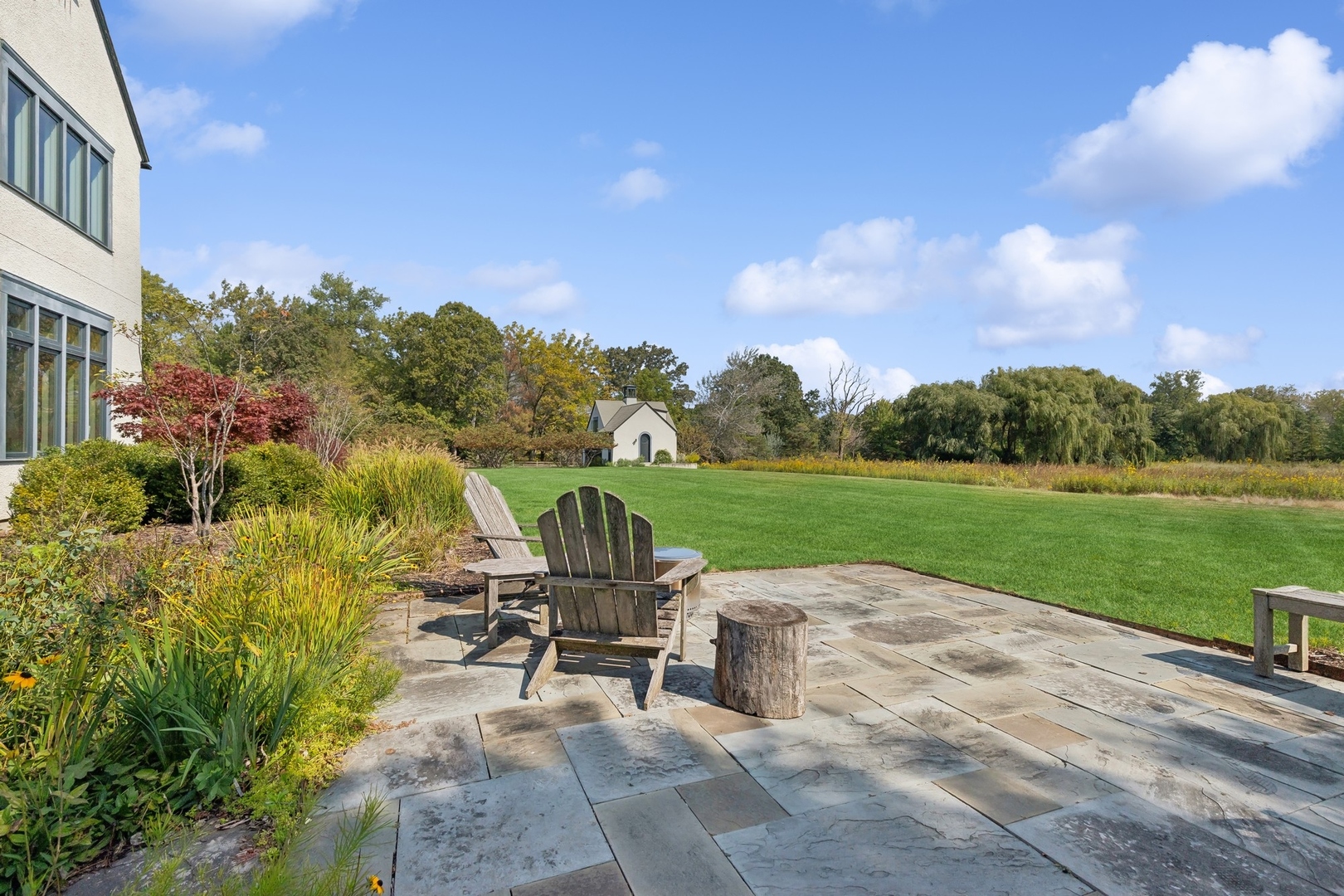 300 E Blodgett Avenue