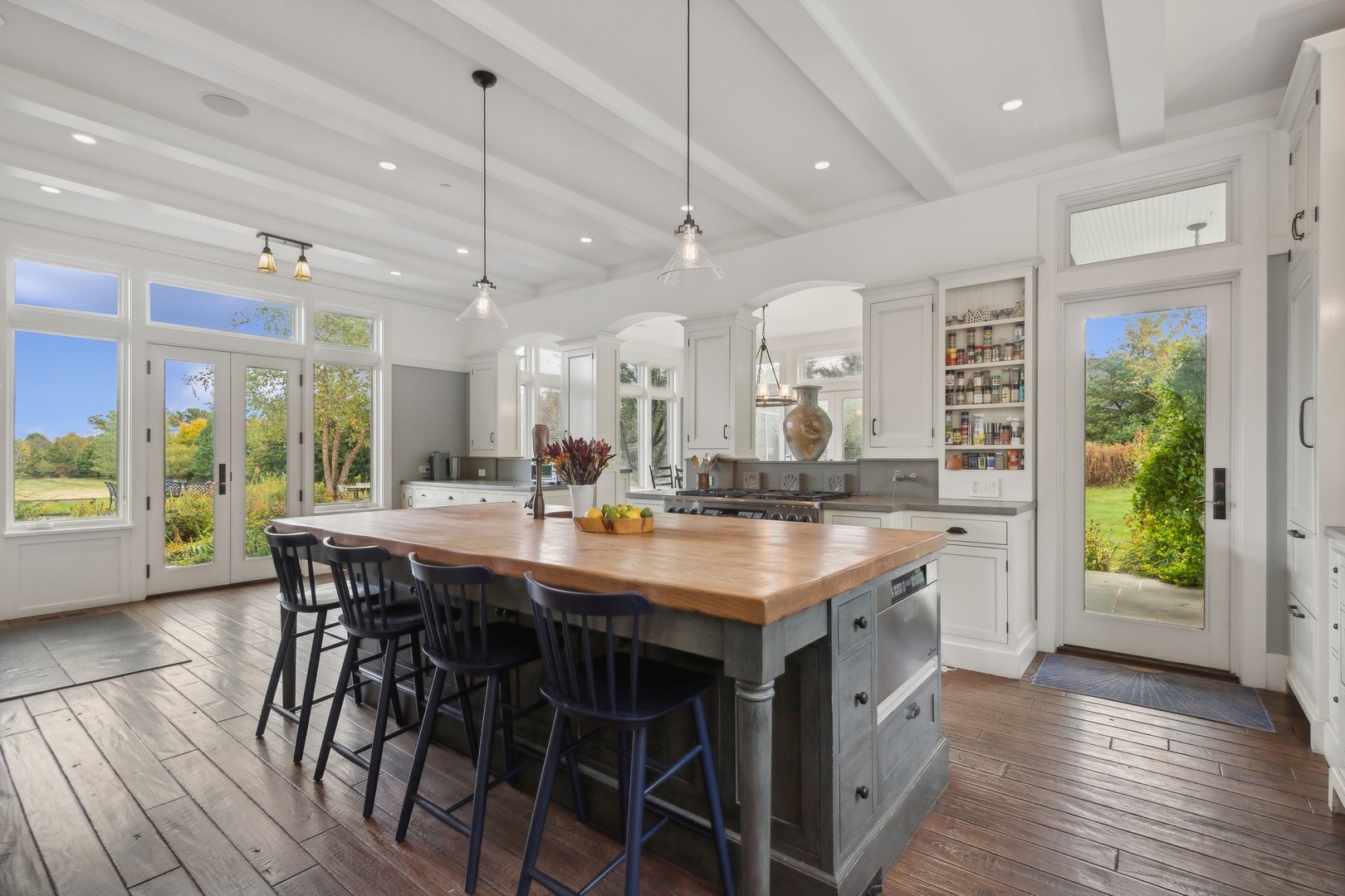 300 E Blodgett Avenue