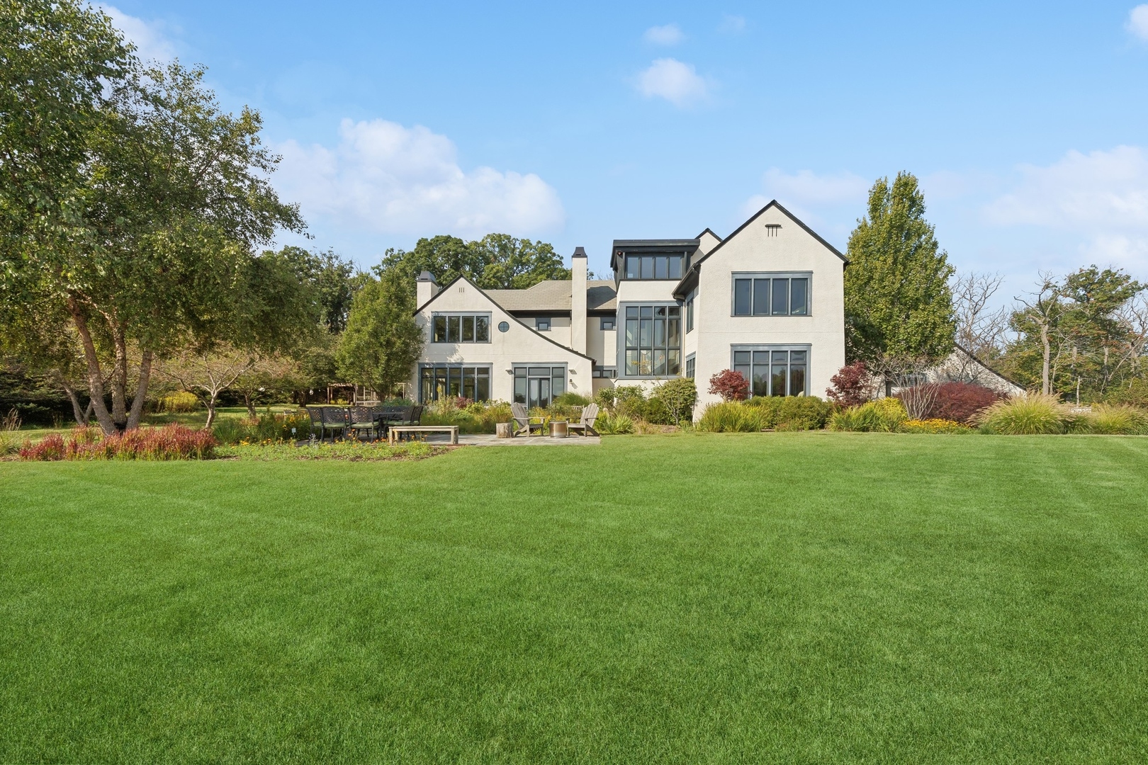 300 E Blodgett Avenue