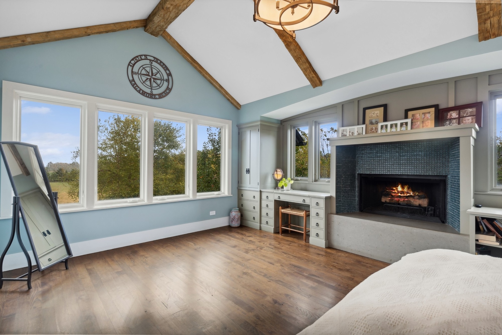 300 E Blodgett Avenue