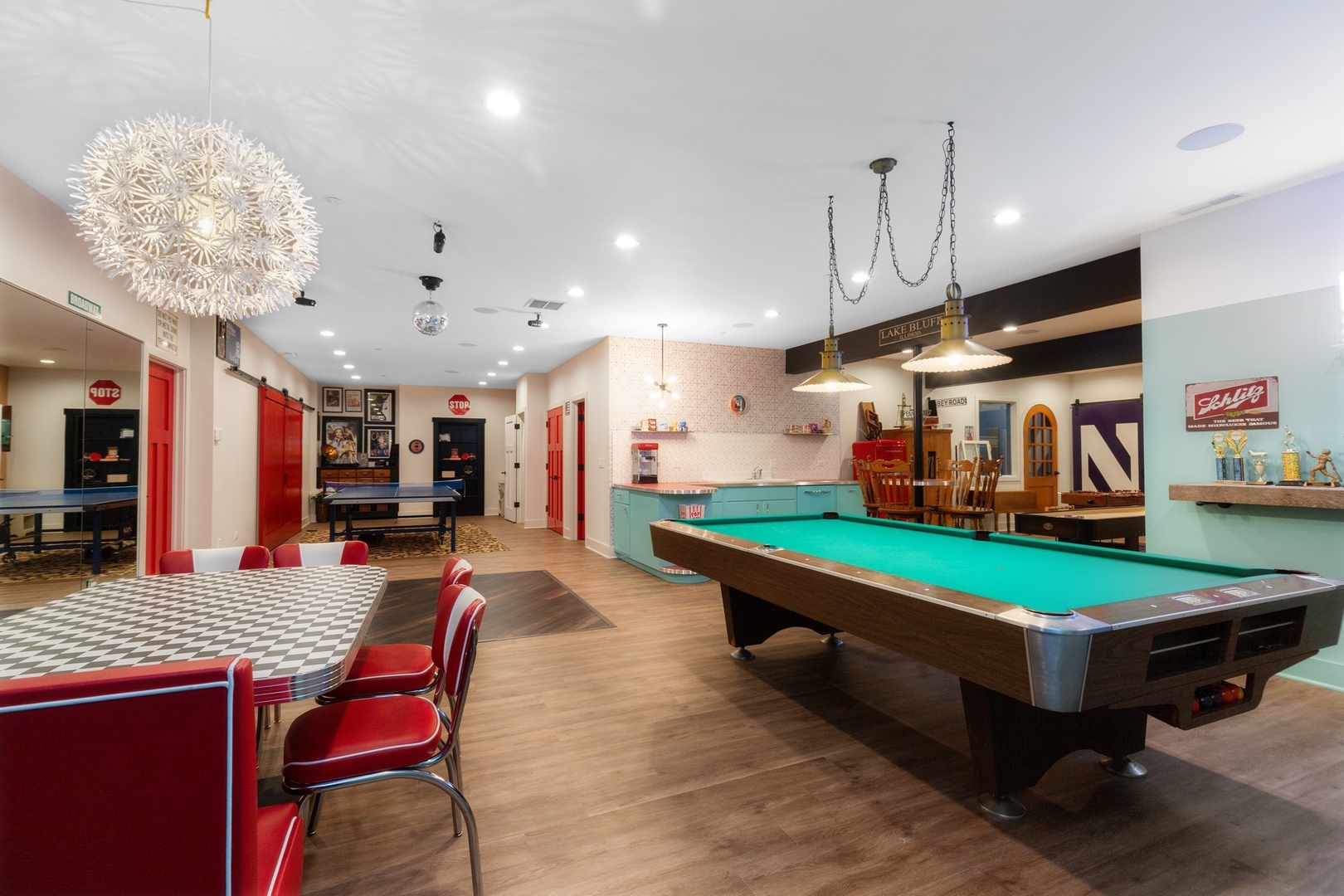 300 E Blodgett Avenue