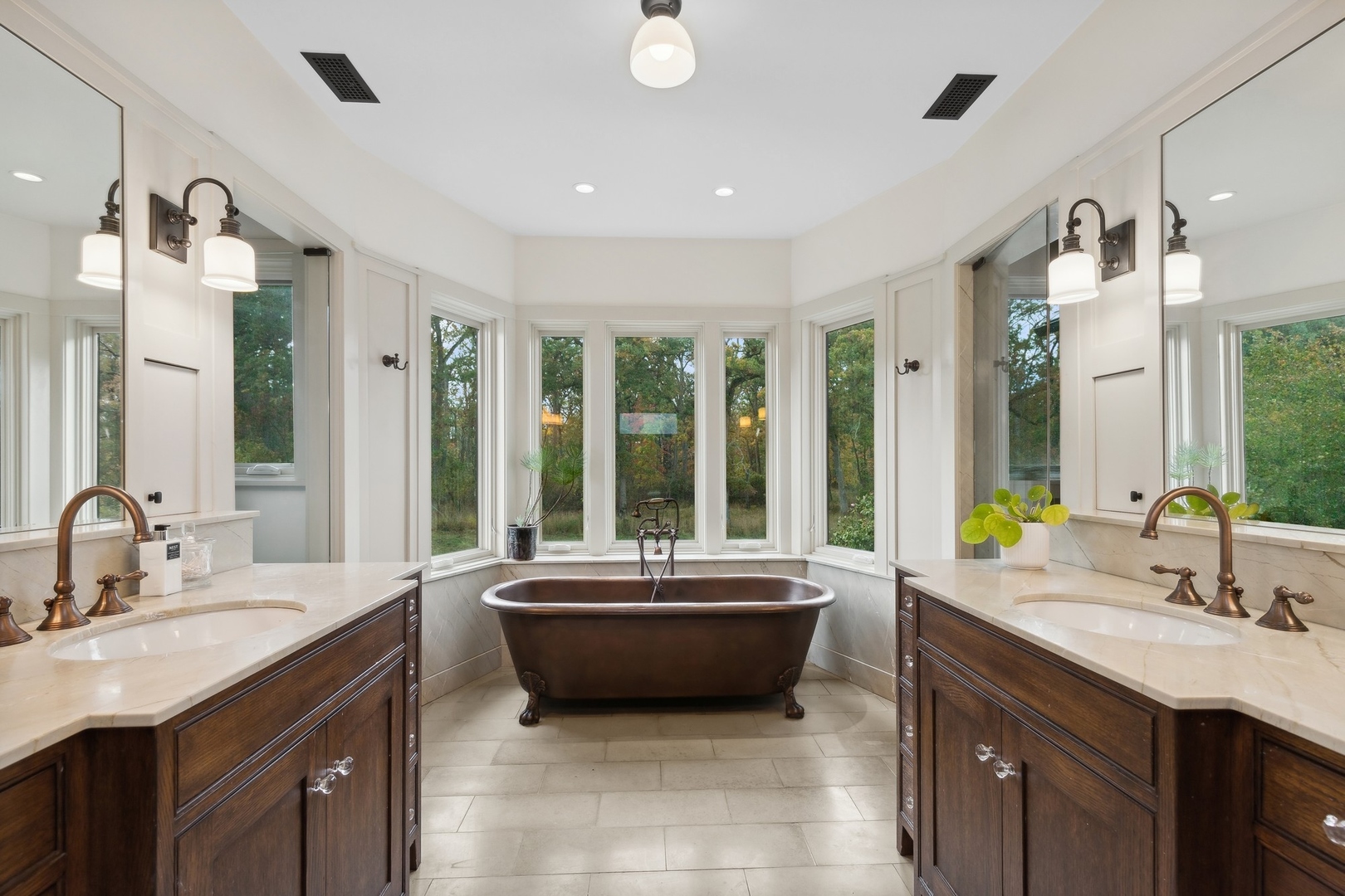 300 E Blodgett Avenue