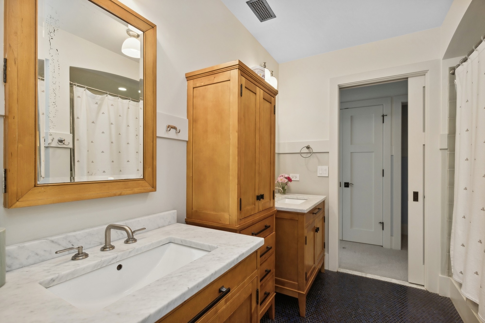 300 E Blodgett Avenue