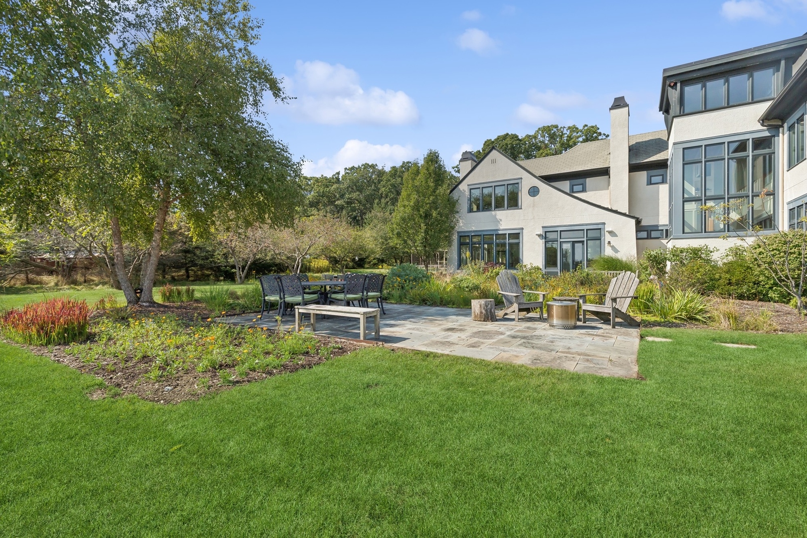 300 E Blodgett Avenue