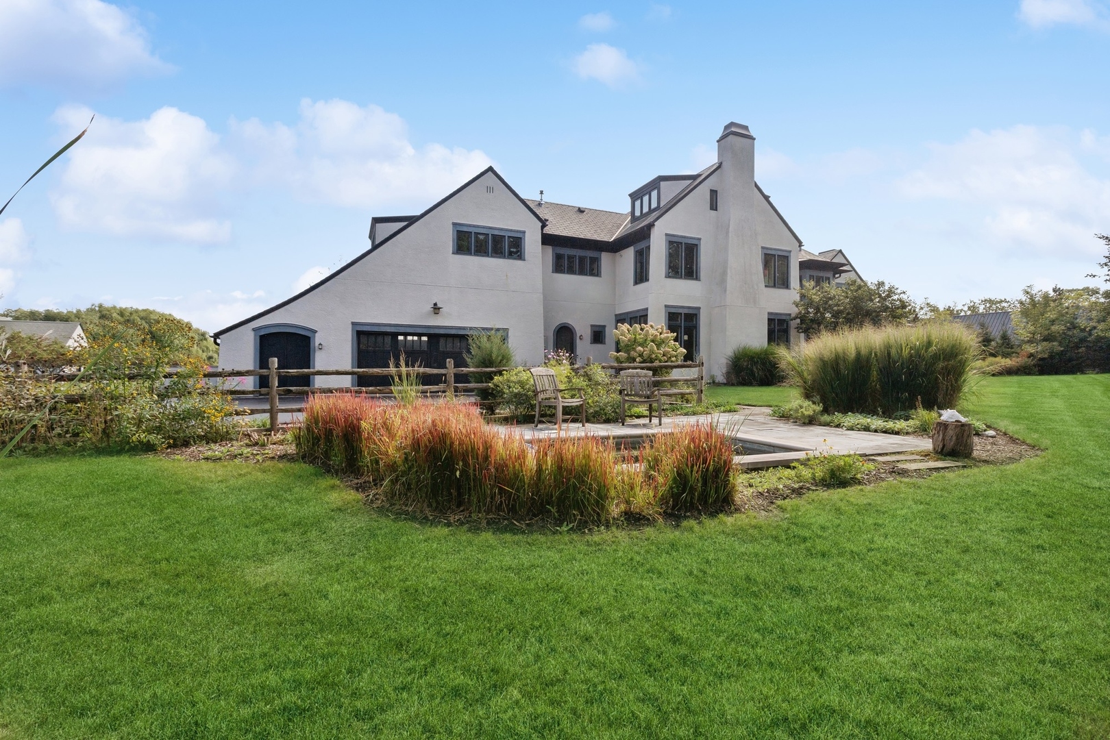 300 E Blodgett Avenue