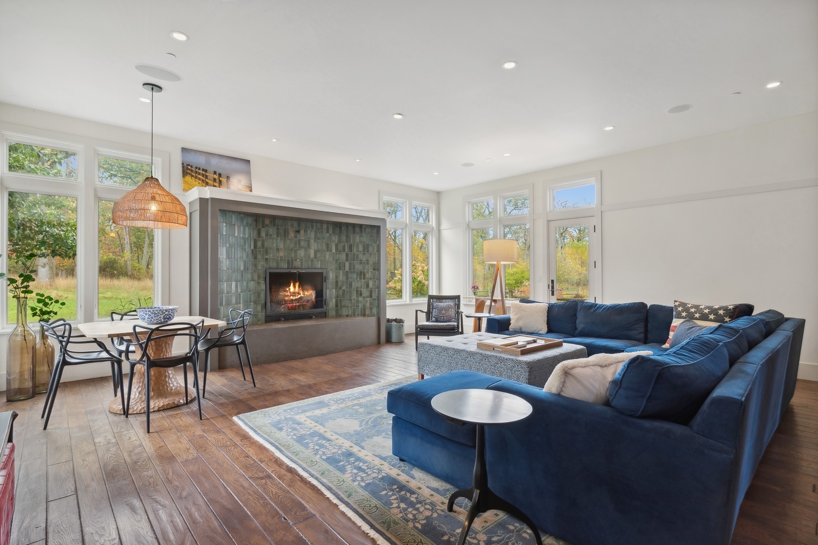 300 E Blodgett Avenue