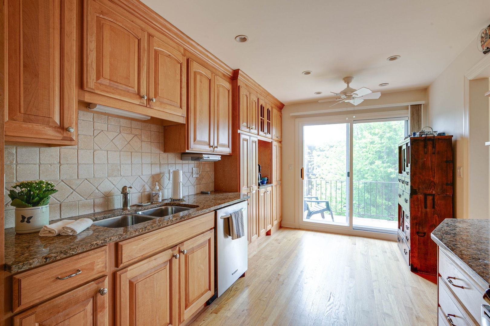 1230 N Western Avenue Unit: 309