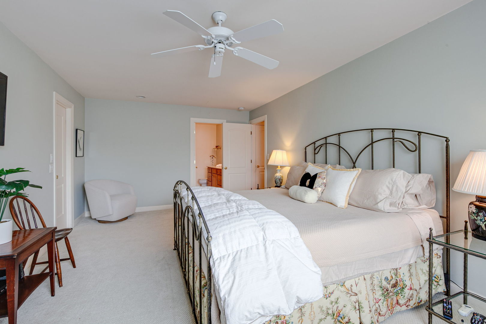 1230 N Western Avenue Unit: 309