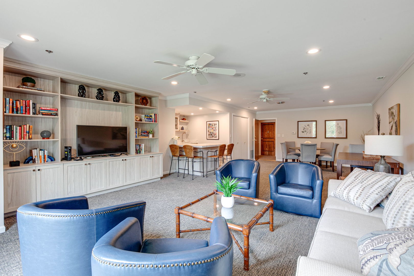 1230 N Western Avenue Unit: 309