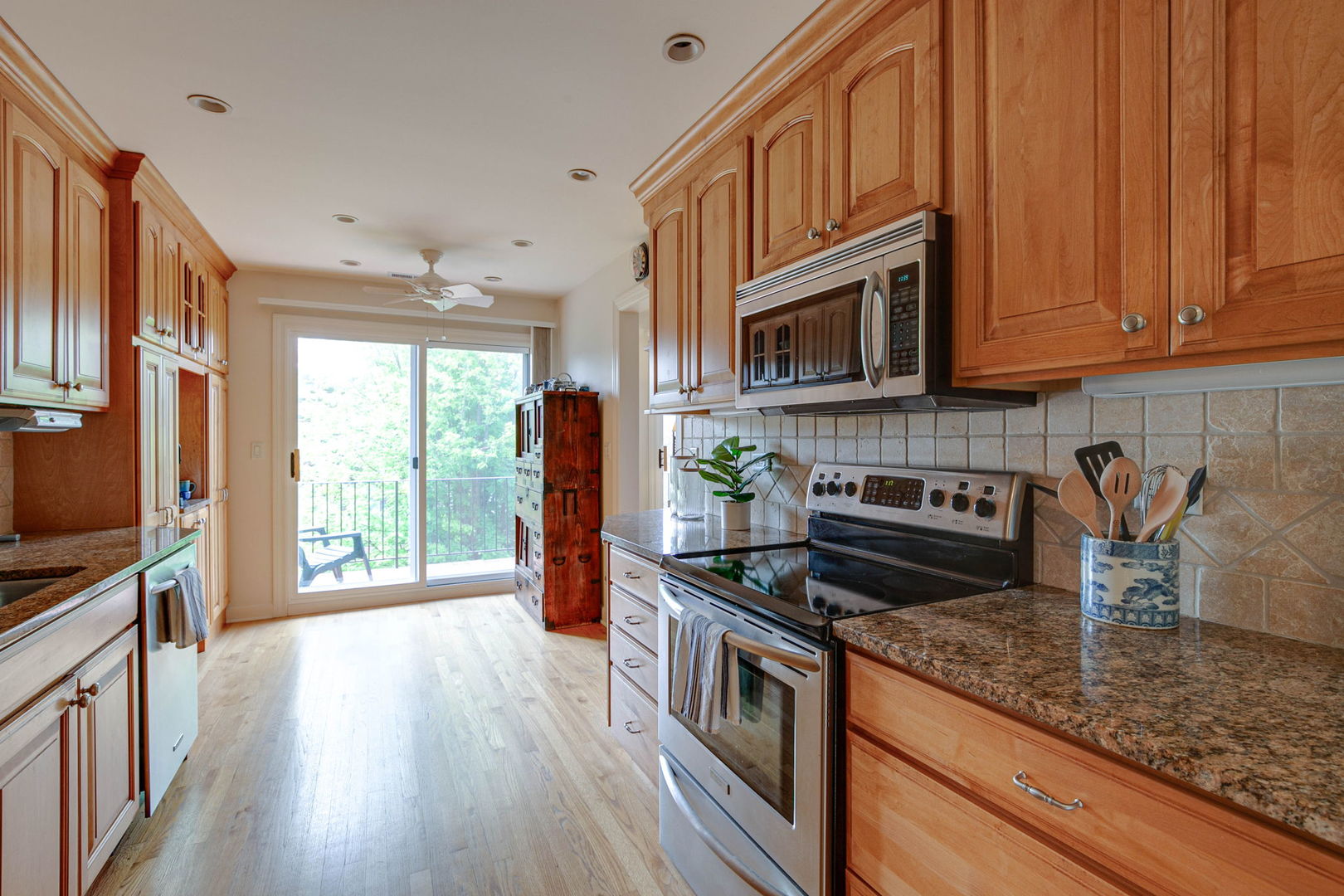 1230 N Western Avenue Unit: 309