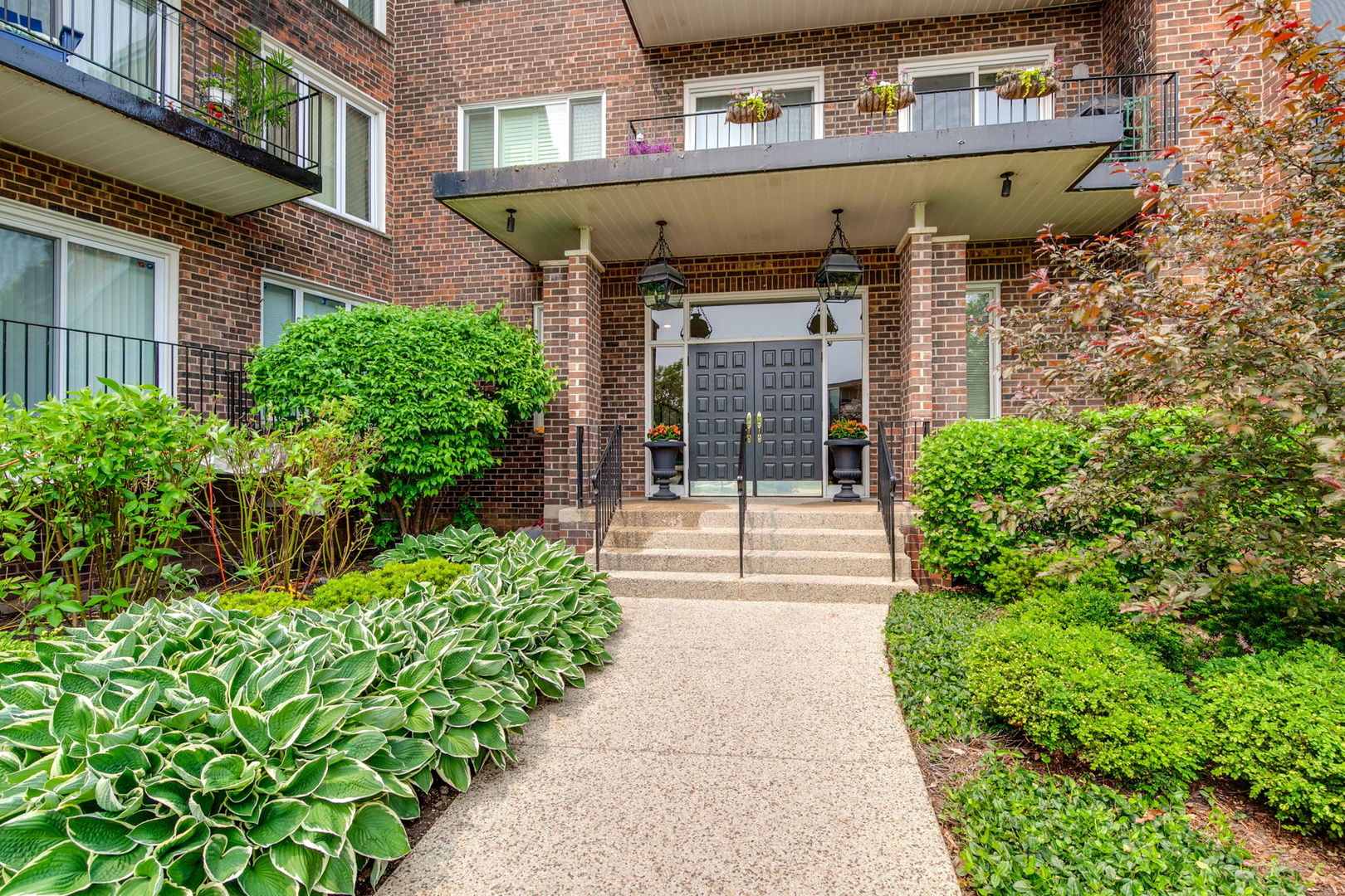 1230 N Western Avenue Unit: 309