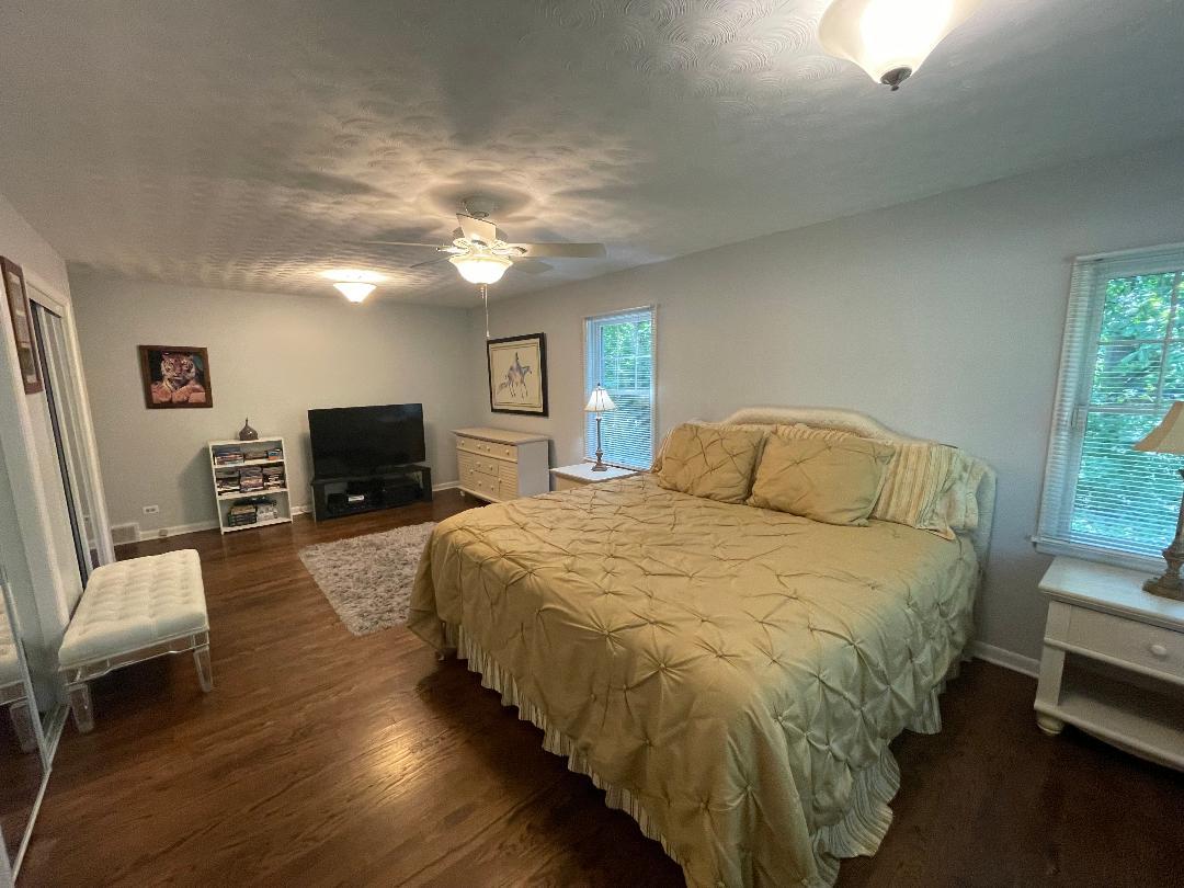 515 E Blodgett Avenue