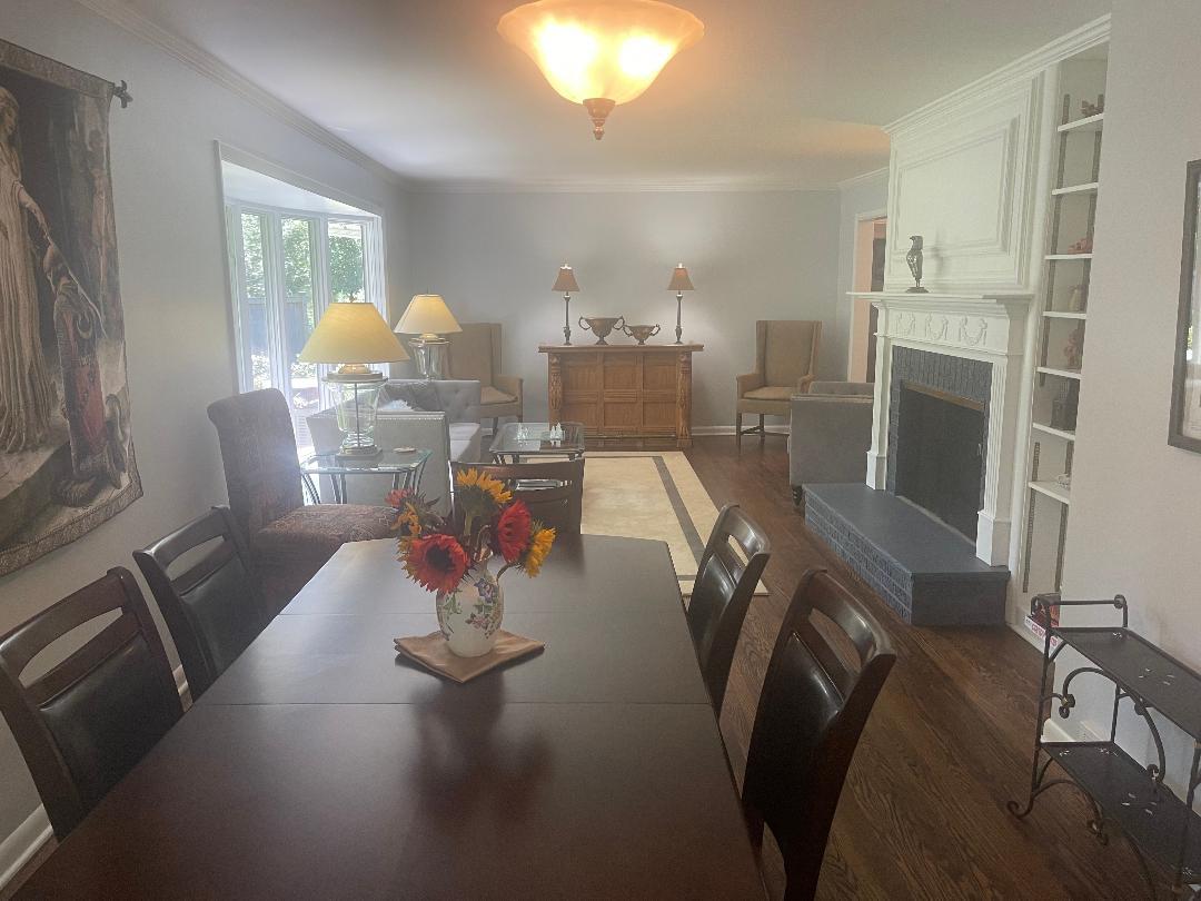 515 E Blodgett Avenue