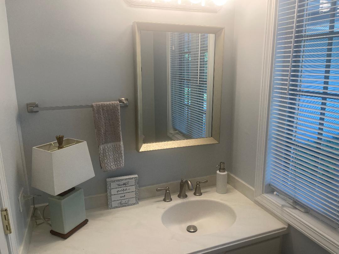 515 E Blodgett Avenue