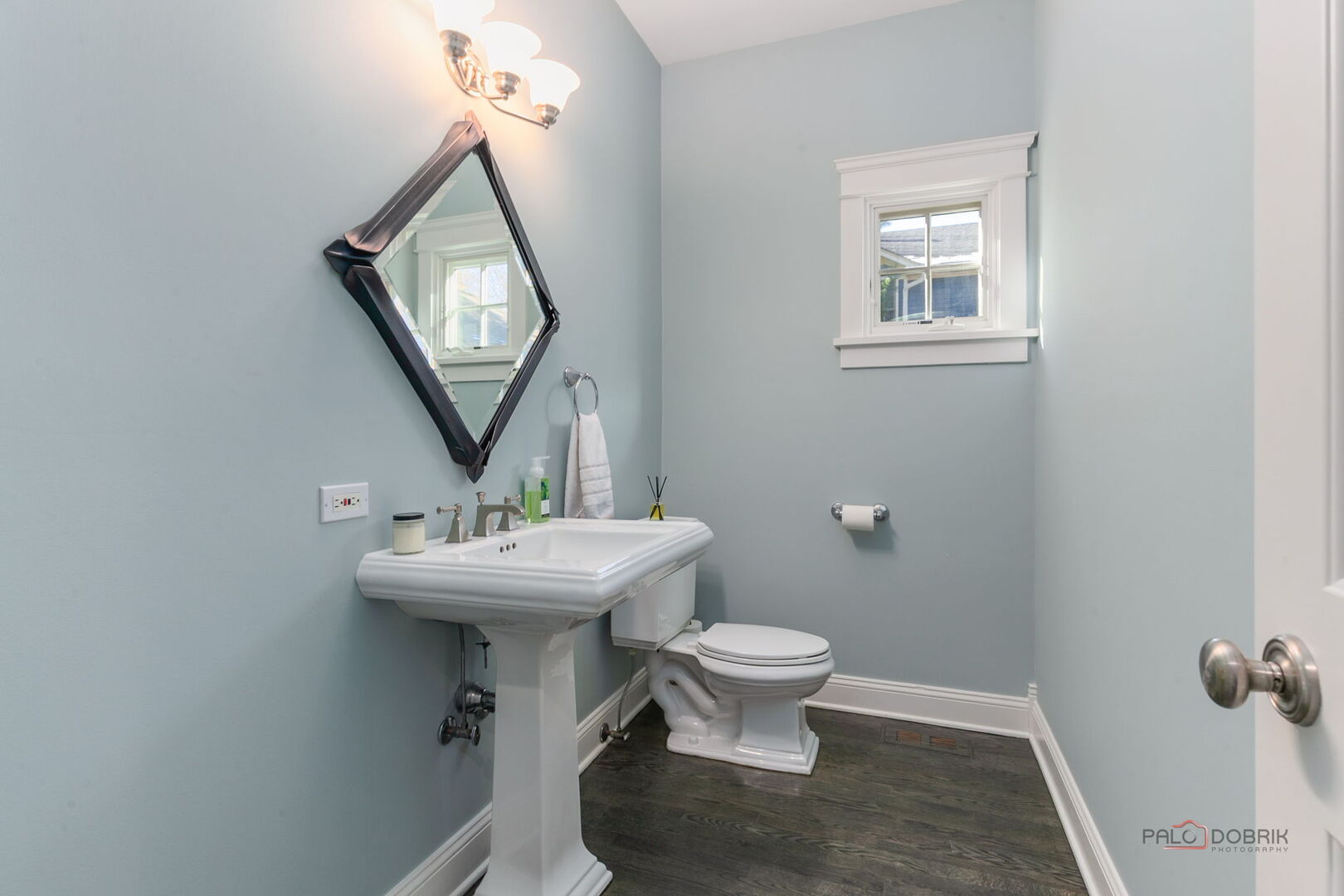 216 E Sheridan Place