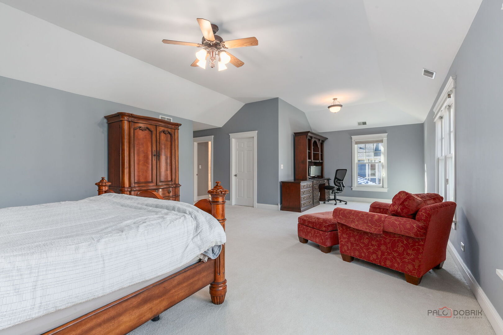 216 E Sheridan Place