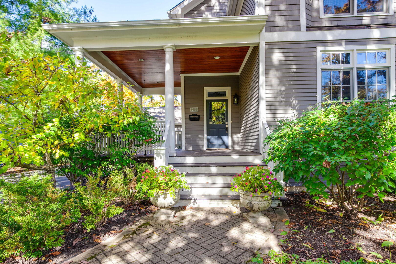 216 E Sheridan Place