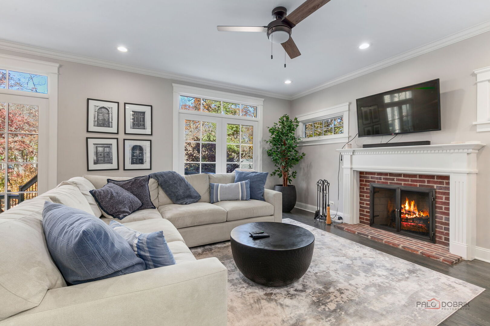 216 E Sheridan Place