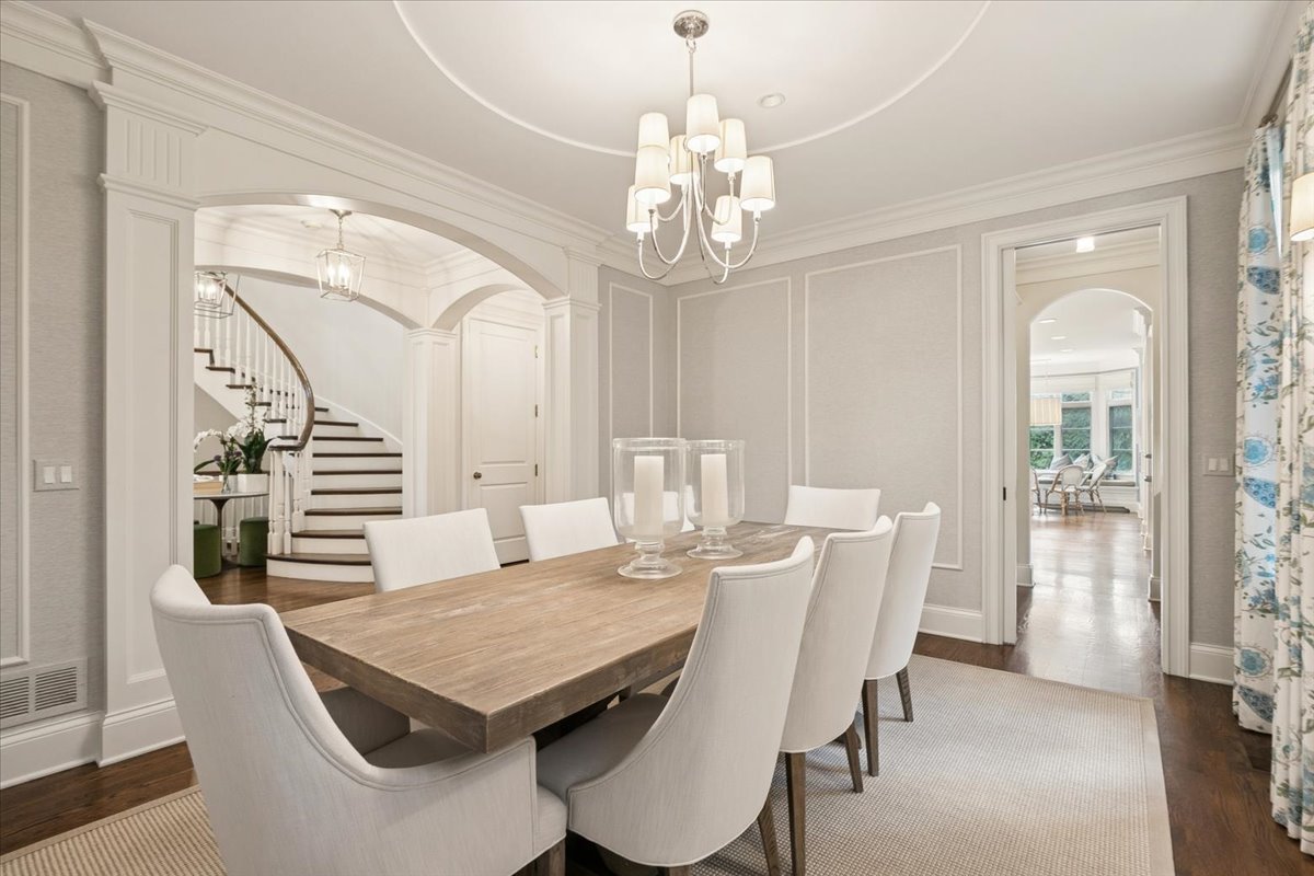 349 E BLODGETT Avenue