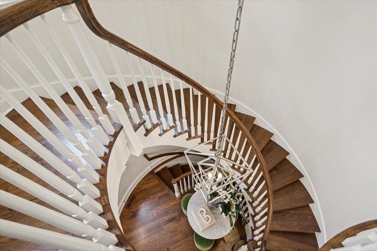 349 E BLODGETT Avenue