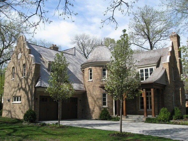 349 E BLODGETT Avenue