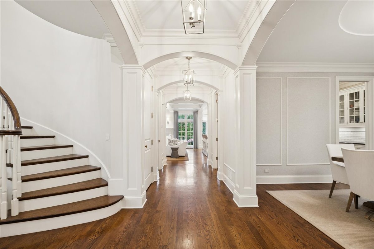 349 E BLODGETT Avenue