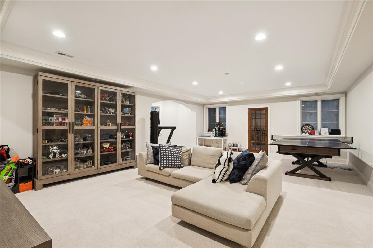 349 E BLODGETT Avenue