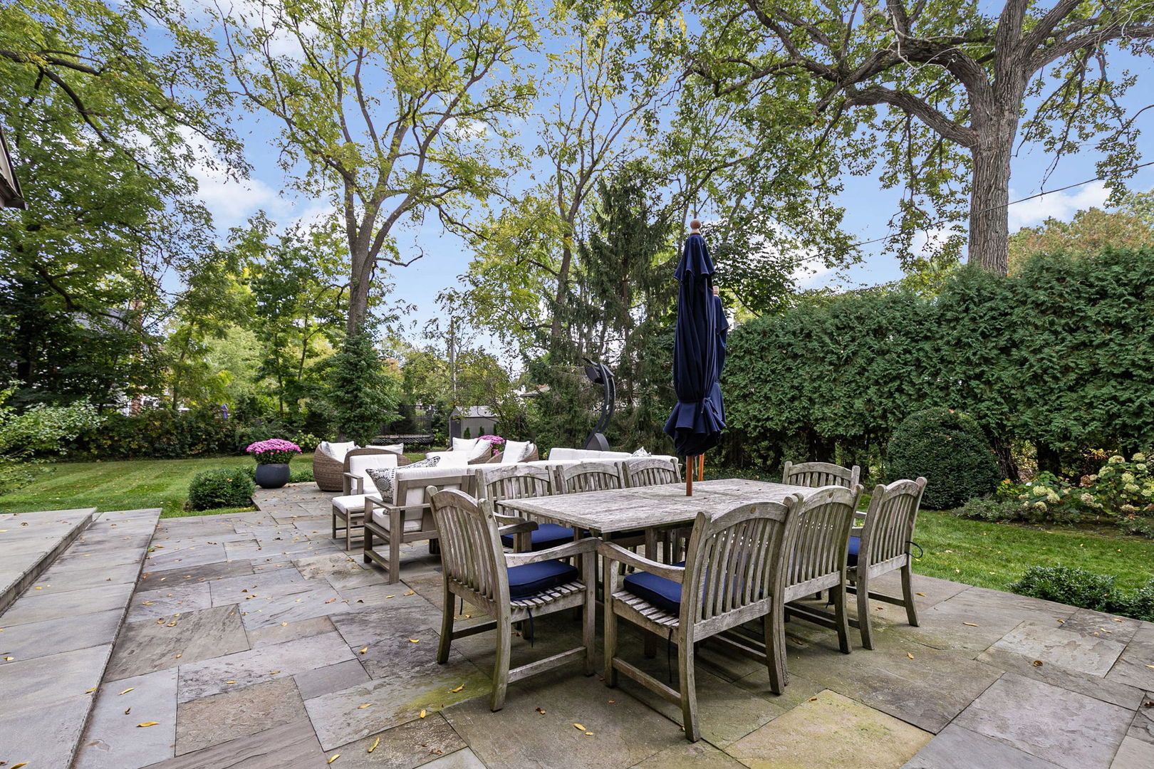 349 E BLODGETT Avenue