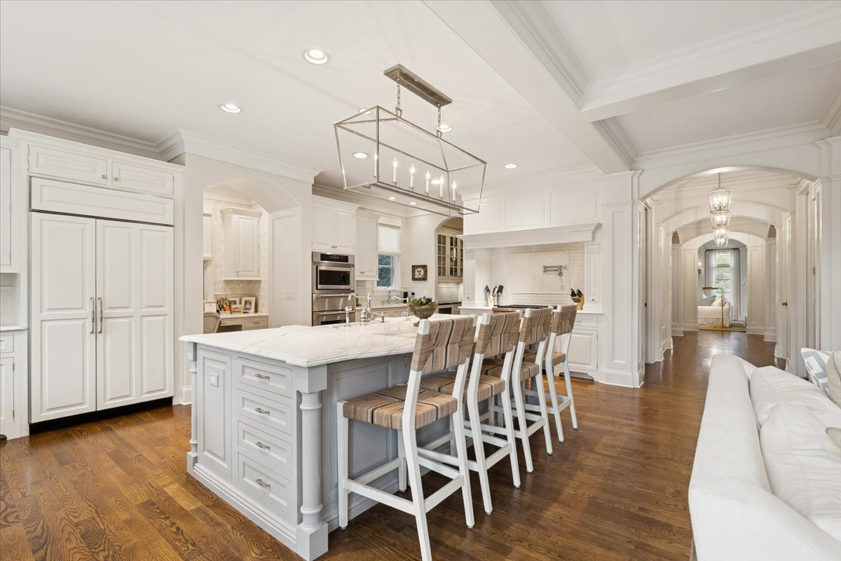 349 E BLODGETT Avenue